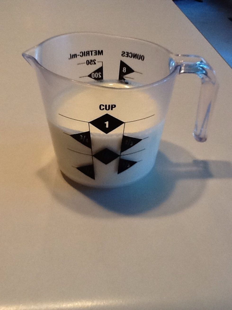 Measure heavy whipping cream. Set aside.
