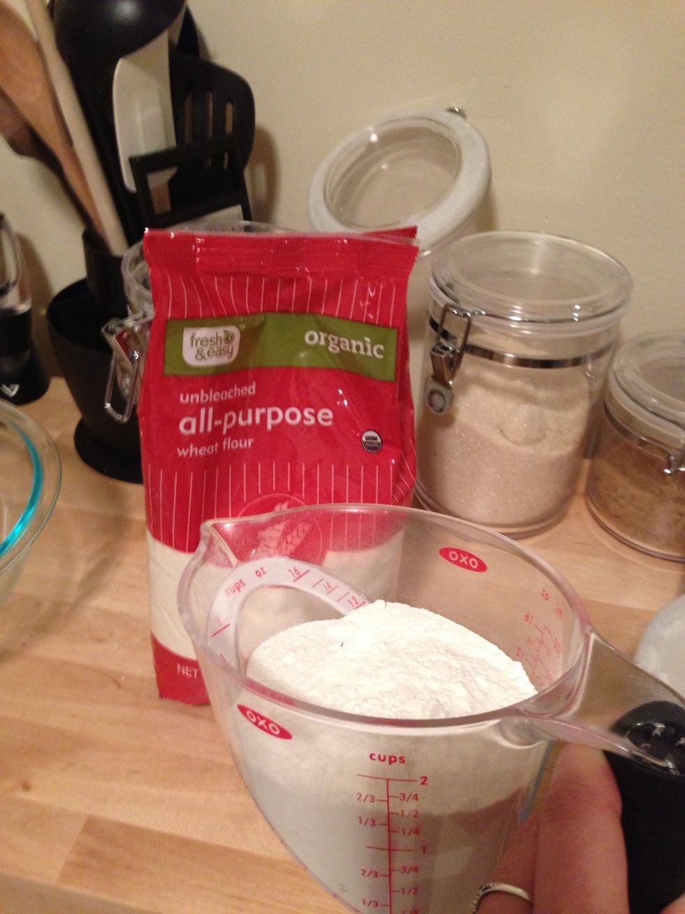 Measure out 1 1/2 cup of flour to a mixing bowl.