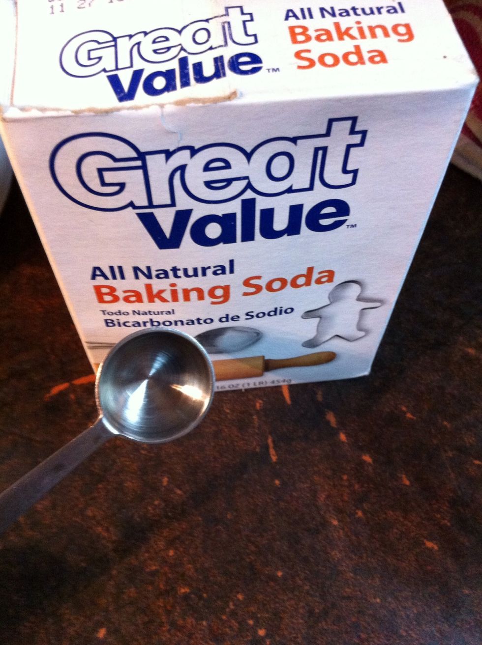 Measure out 1 teaspoon baking soda.