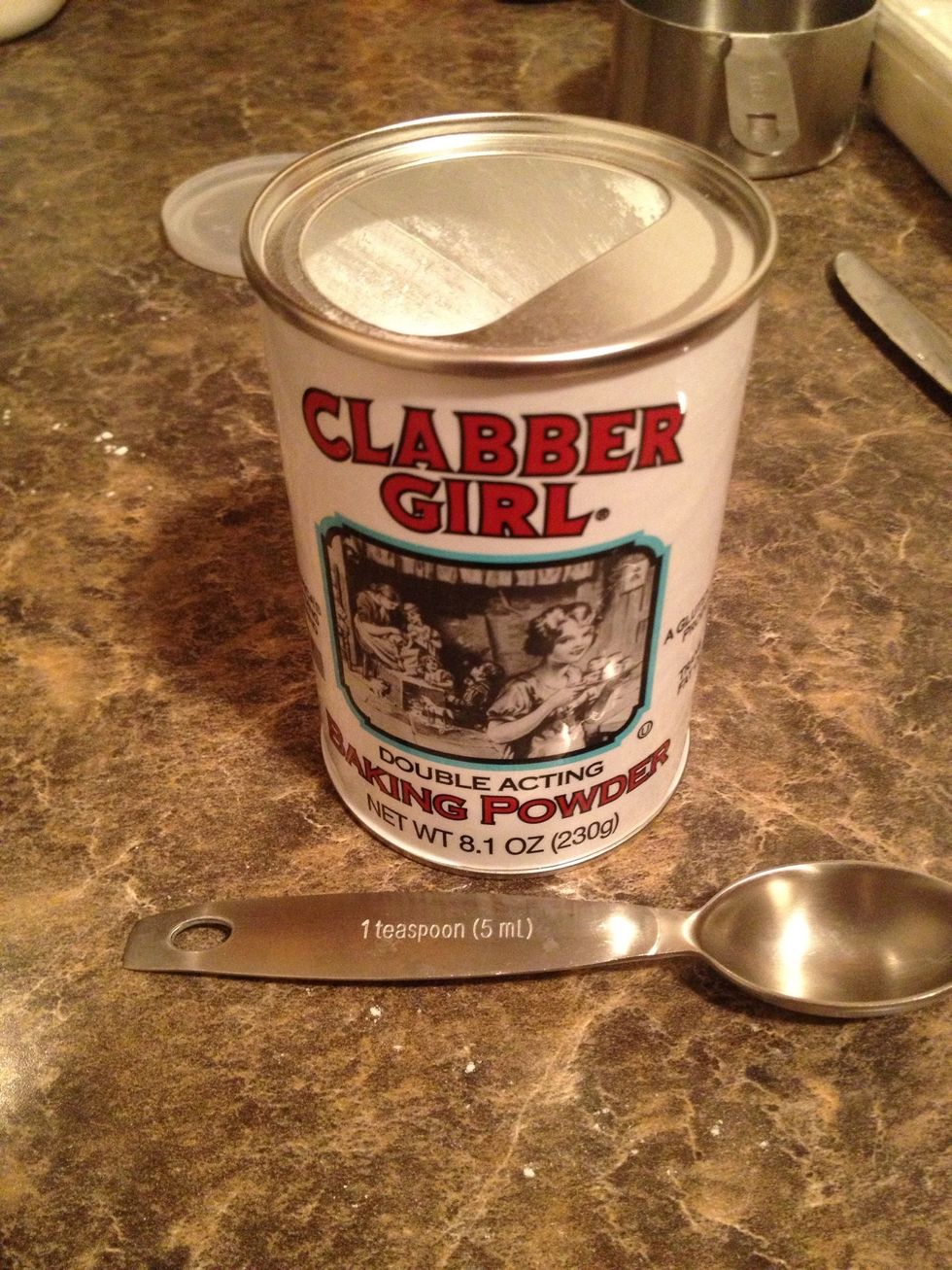 Measure out 1 teaspoon of baking powder. Add to the flour mixture.