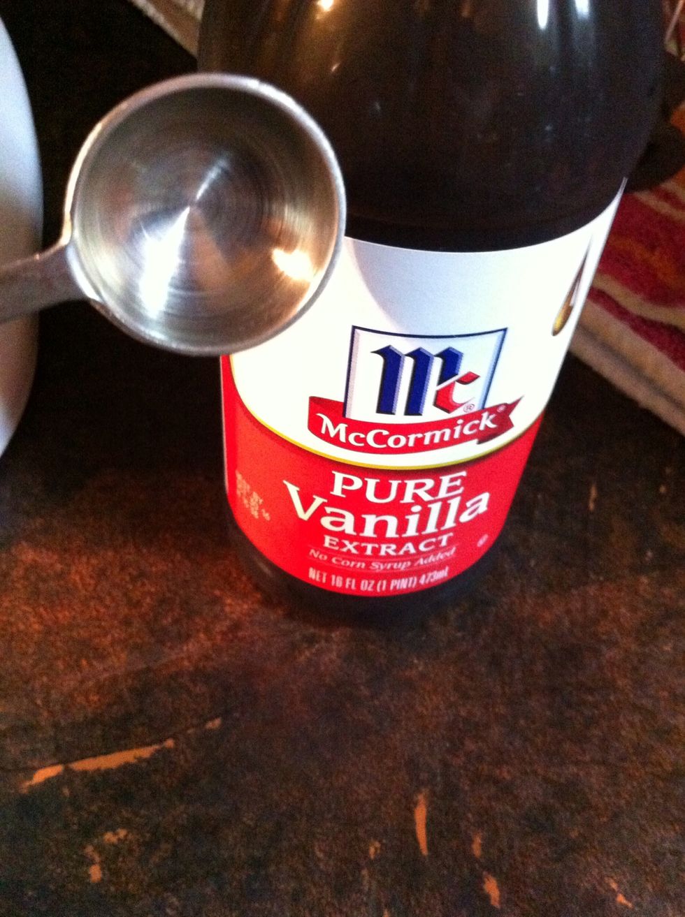 Measure out 1 teaspoon Vanilla Extract.