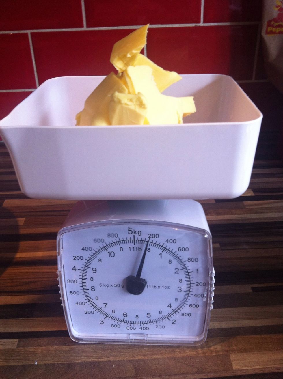 Measure out 7 oz/200 grams of softned butter.