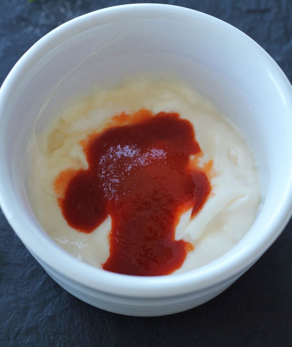 Measure the ingredients for the spicy mayo: \u00bc cup mayo, 1 tablespoon Sriracha (Asian chili garlic sauce) and \u00bd teaspoon sugar.