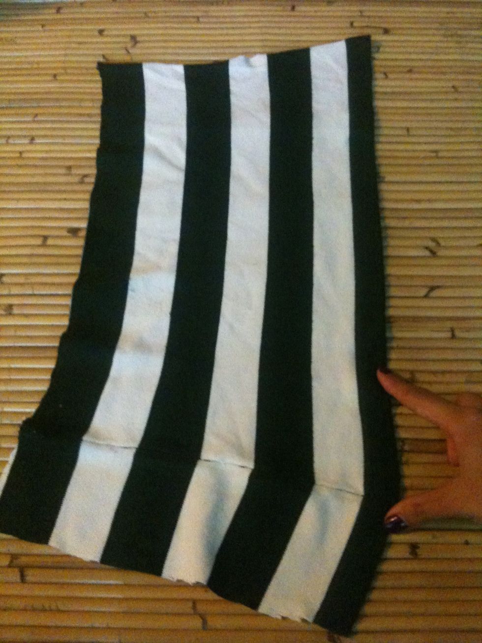 Measure the length of the bottom part to the size of your head, and cut it,