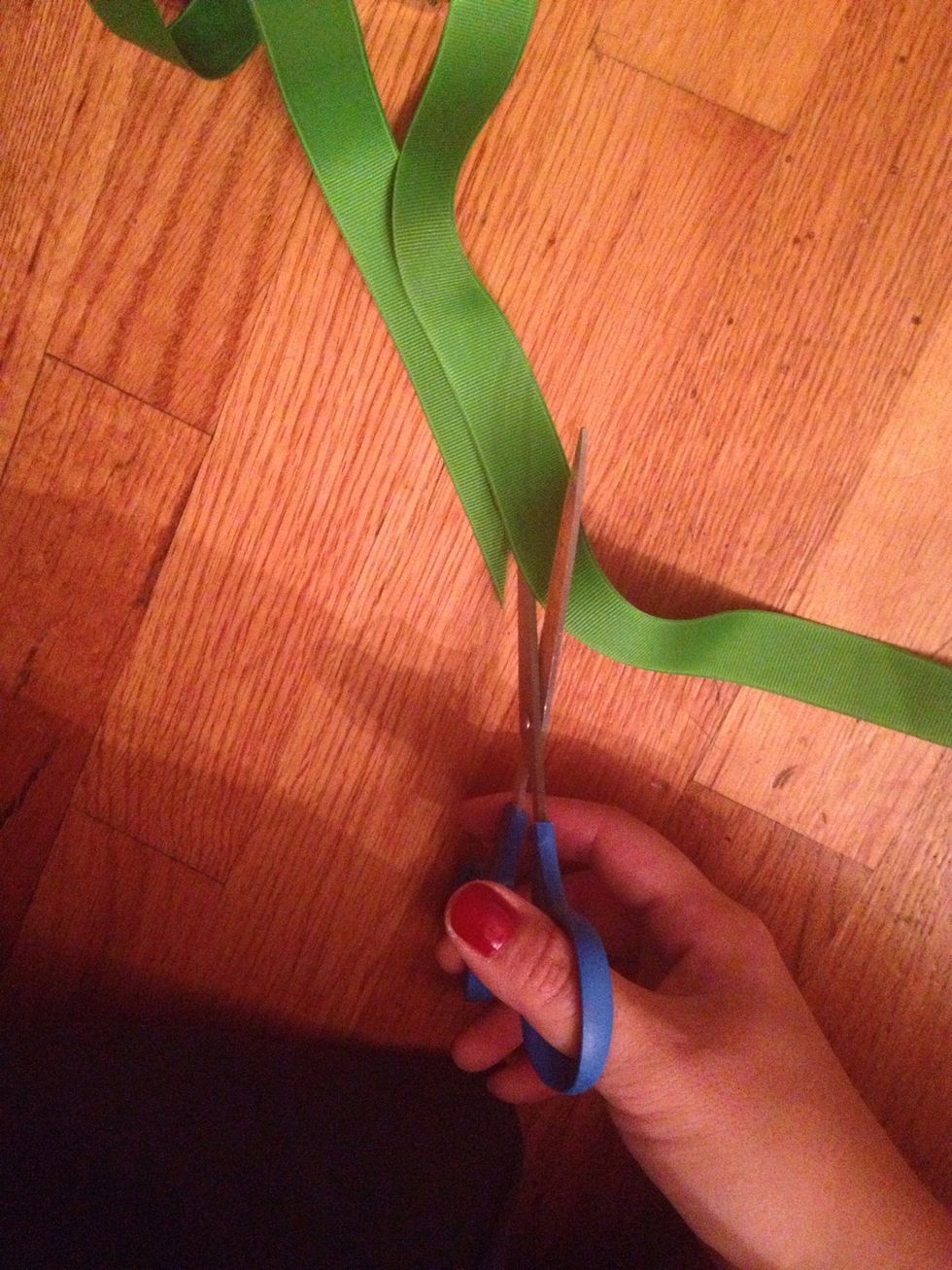 Measure the tail (spool) end of ribbon to match the start end of the ribbon.  Cut.