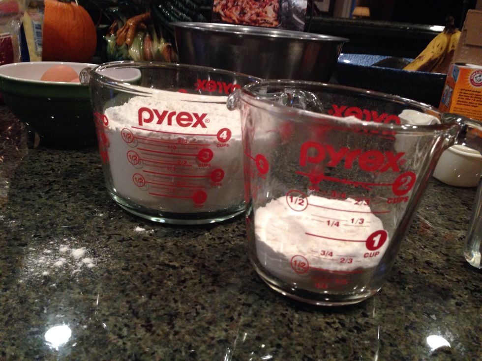Measure your flour, baking soda and salt in a measuring cup.