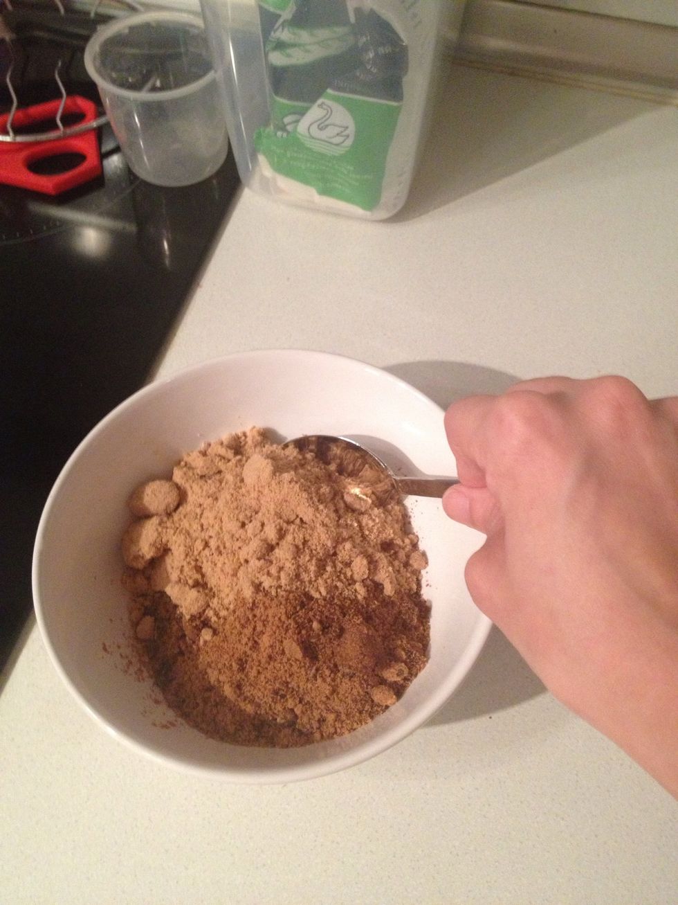 Melt 1/4 cup butter mix with 3/4 cup brown sugar and cinnamon. You can add 3/4 cup (90g) chopped cashew nuts if you like.