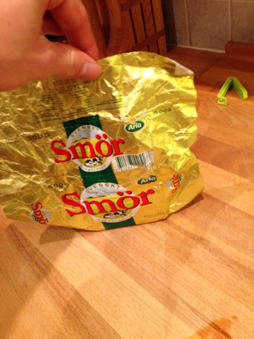 Melt 3 tablespoons butter and ad it to the bagger.