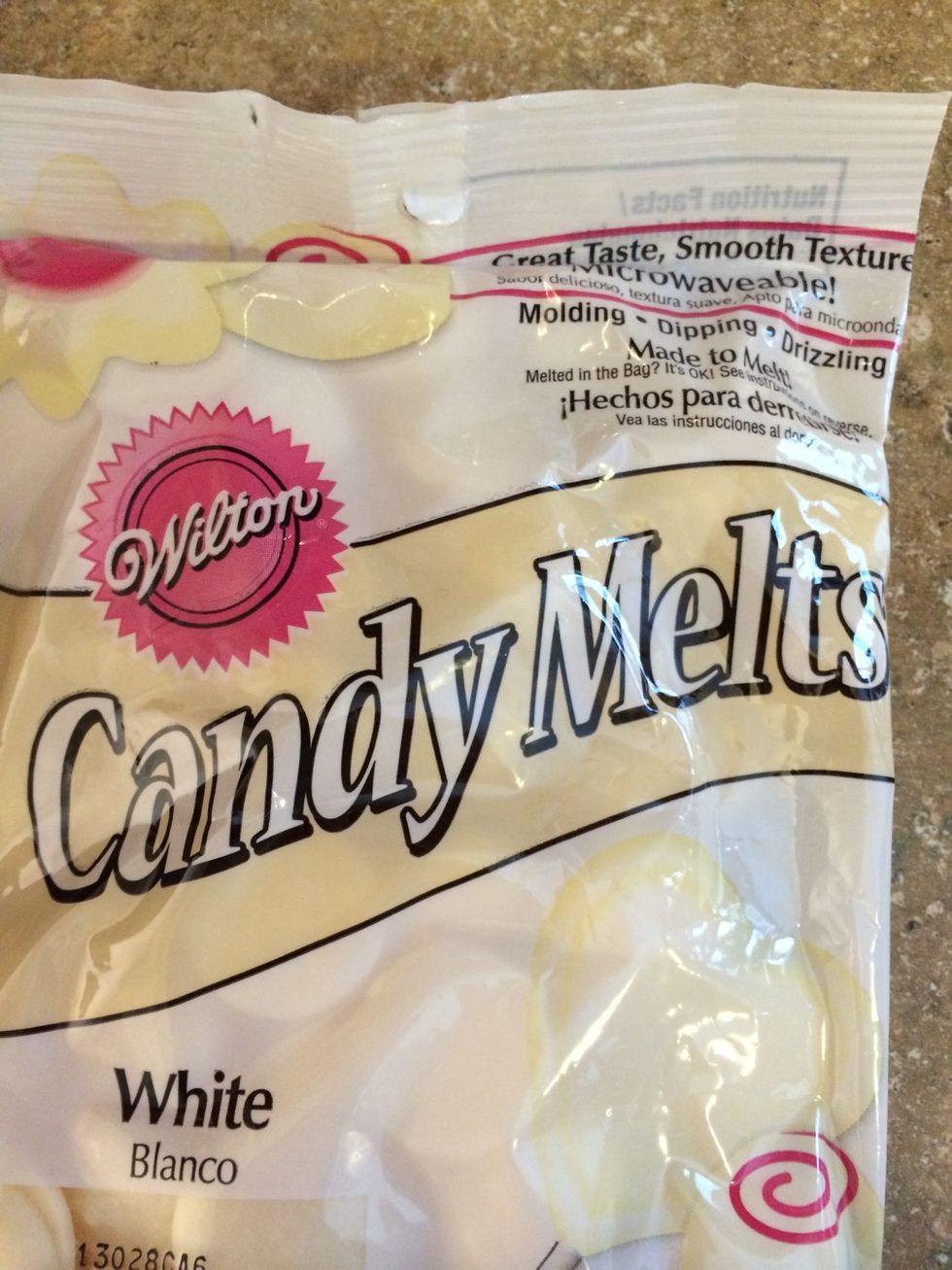 Melt more chocolate to spoon onto cakepop