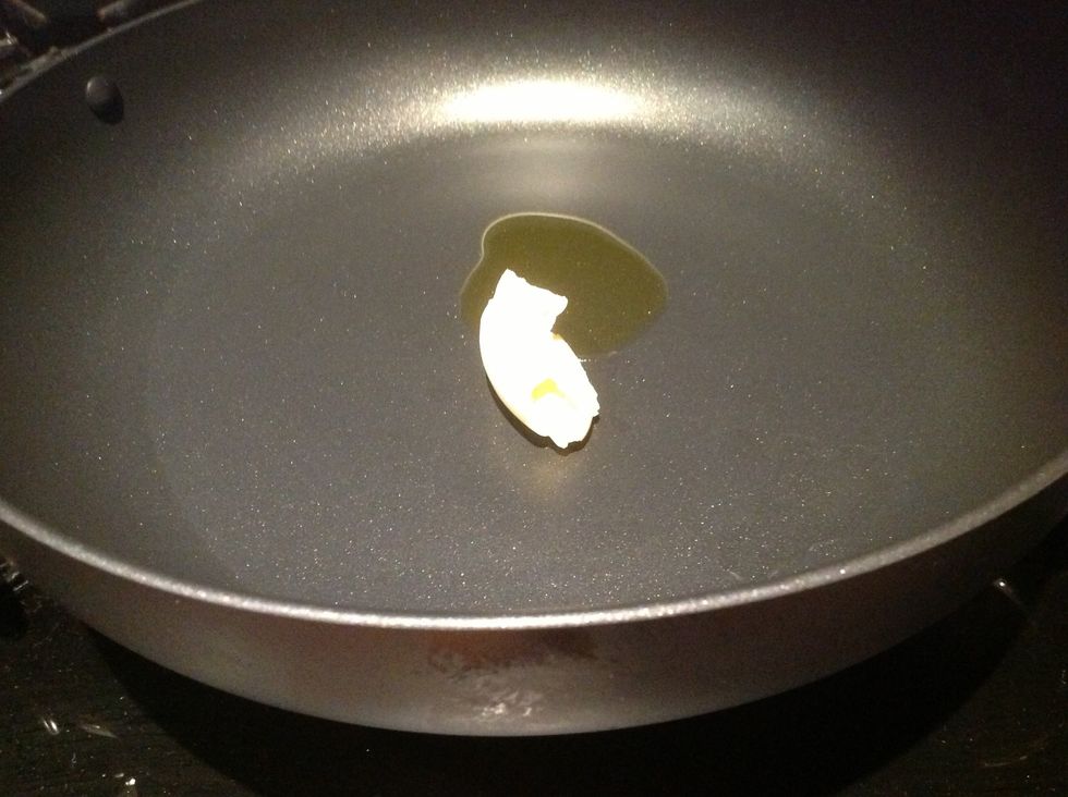 Melt oil and butter in frypan