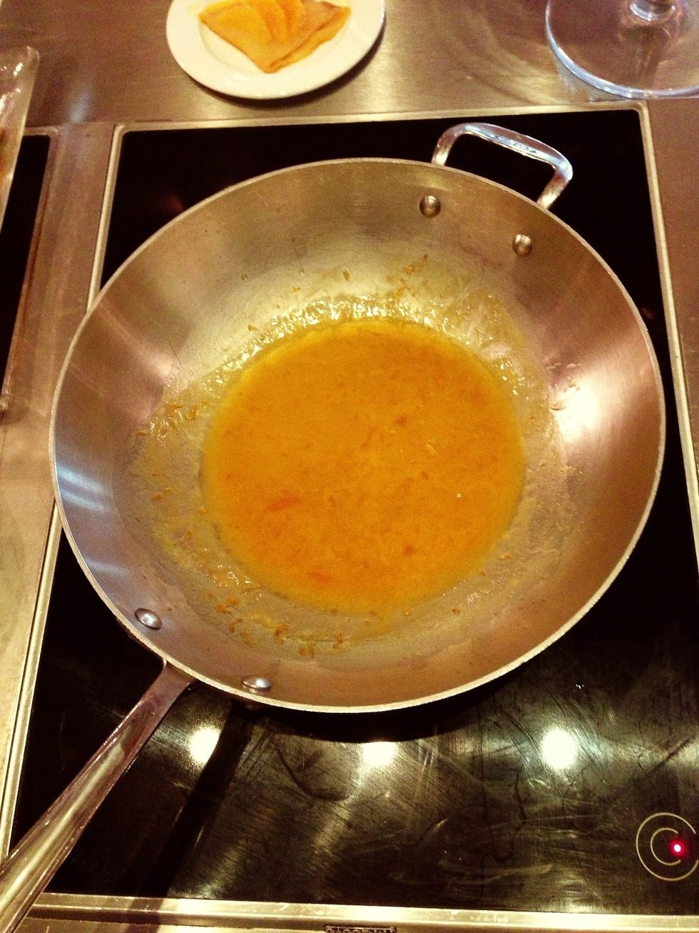 Melt orange sauce and butter with orange skin. When it boiled add Grand marnier liqueur orange. Then put instant crepe.