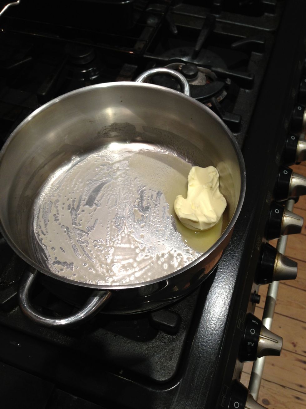 Melt the butter in the pan on a medium heat