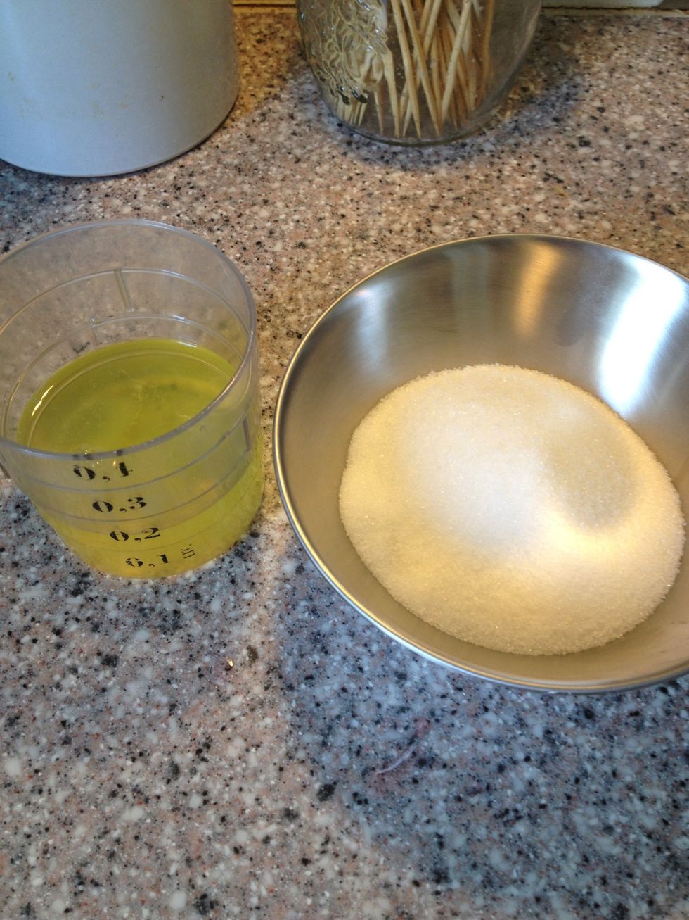 Meringue 4 egg whites and 7oz/200g sugar. Turn your oven on to 350F/180\u00b0C.