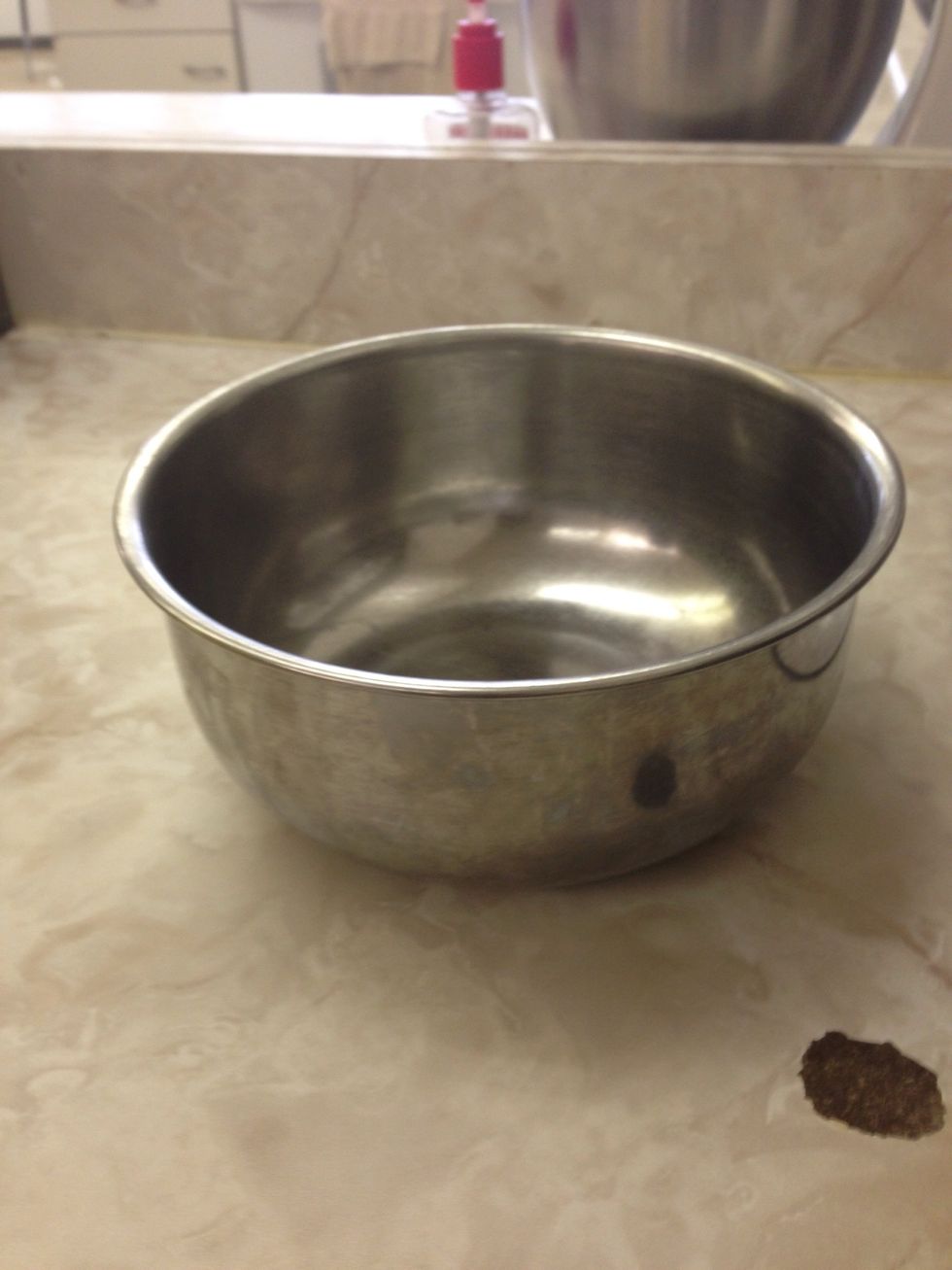 Metal bowl  This is used to mix ingredients  I can use this when I make pie