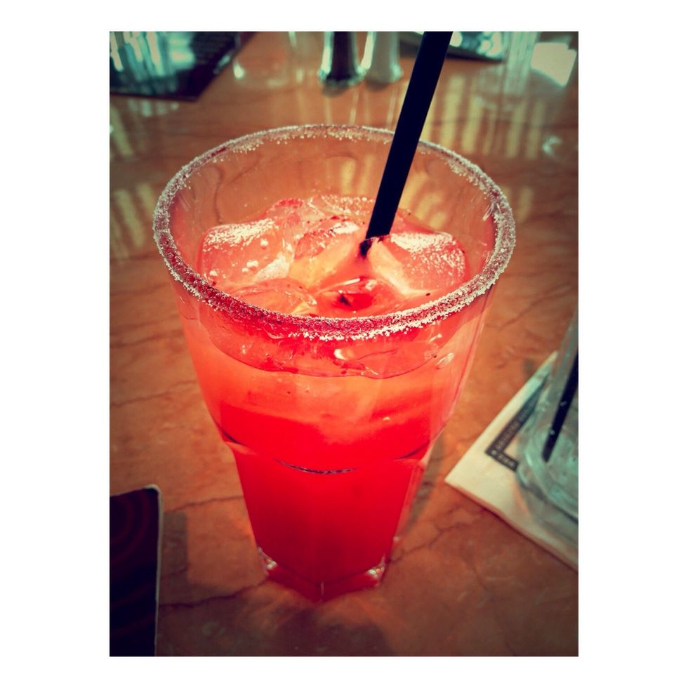 Mi bebida favorita es la limonada con az\u00facar. Es muy bueno. \ud83c\udf79