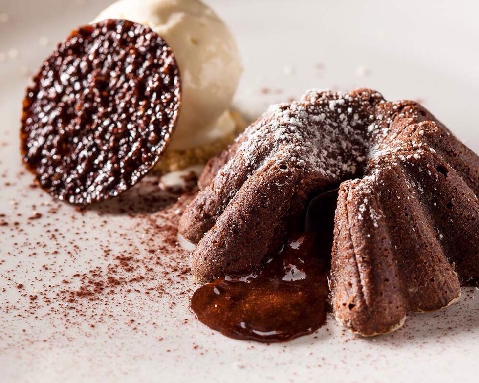 Mi parte favorita de la comida es el desierto. Que en este caso es lava de chocolate pastel.