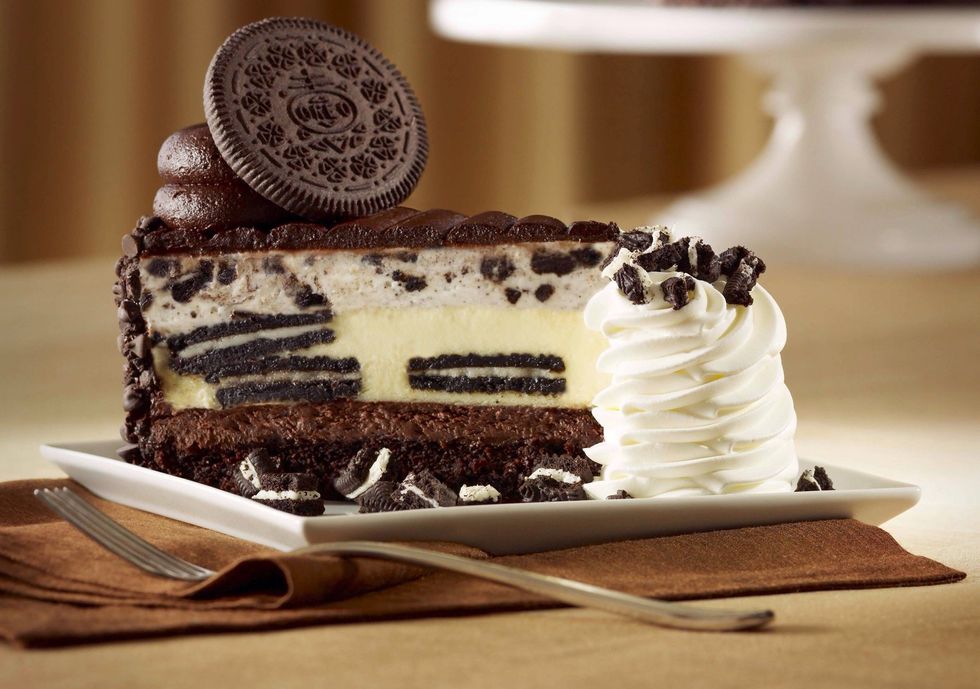 Mi postre favorito es el pastel de oreo. Es muy delicioso. \ud83c\udf6a