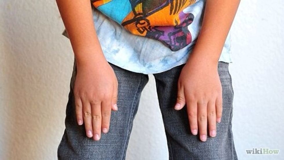 MIEMBROS SUPERIORES: pedirle al paciente golpear el muslo con la mano, levantarla y darle vuelta y golpear con la otra parte. Observar velocidad, ritmo y suavidad. Repetirlo con la mano no dominante.