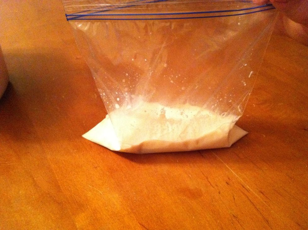 Milk, vanilla, and sugar all mixed together.
