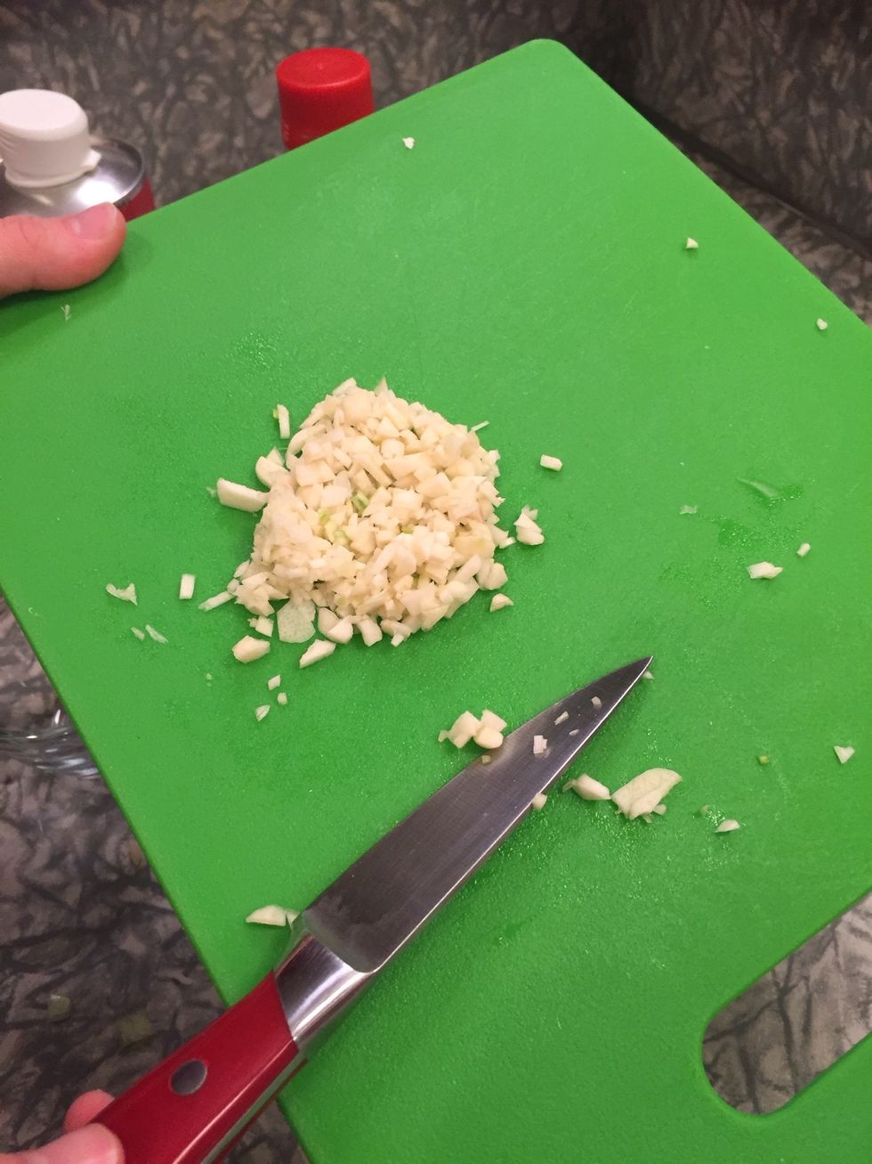 Mince the garlic.