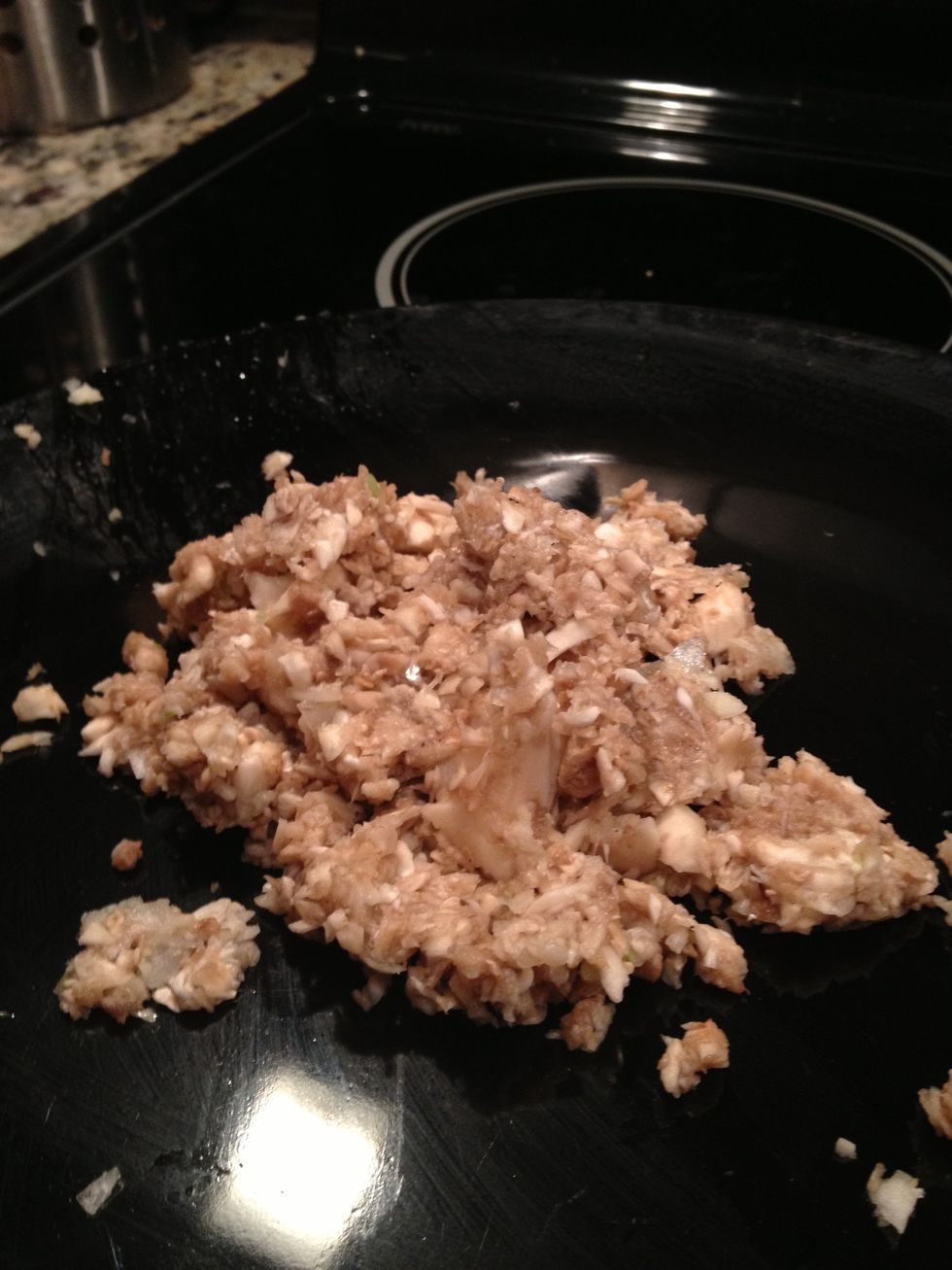Mince the mushrooms and add to the mixing bowl as well.