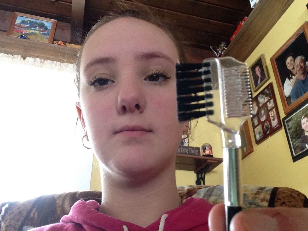 Mind my face\ud83d\ude02 but now I'm going to brush through and shape my eyebrow