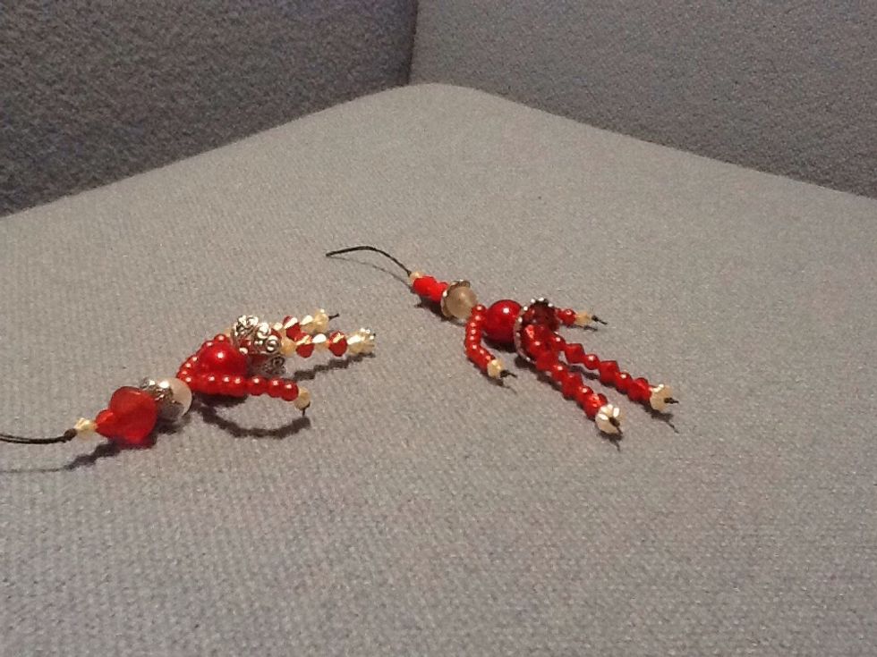 Mine was about 15cm tall in total with hanging up space