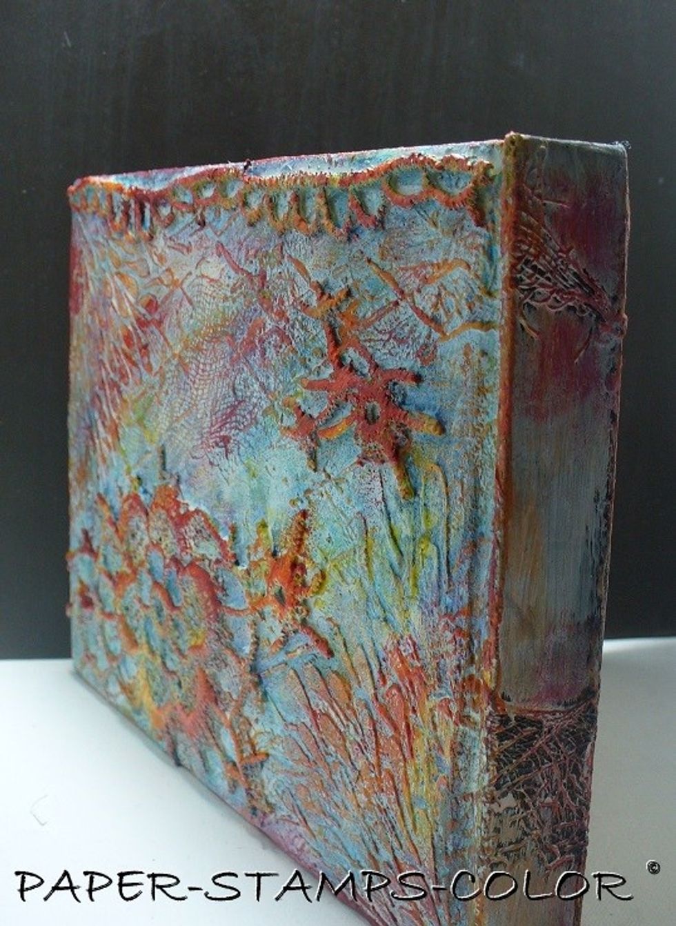 Mission accomplished... I wanted to know whether I like to work on a white or black surface better?! I still don't know the answer.. I like them both.