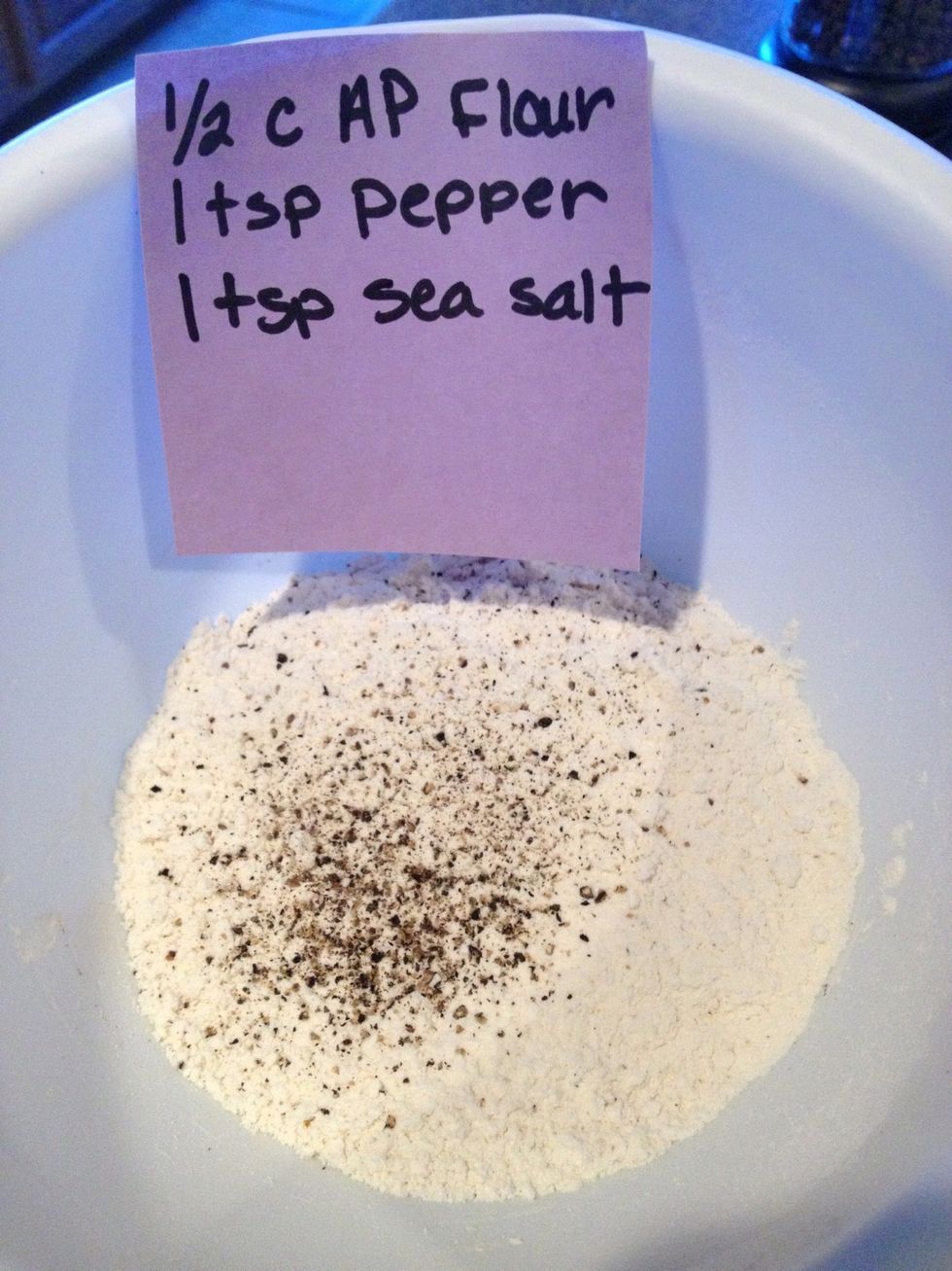 Mix 1/2 c all purpose flour, 1 tsp fresh cracked pepper, and one tsp sea salt in a bowl.