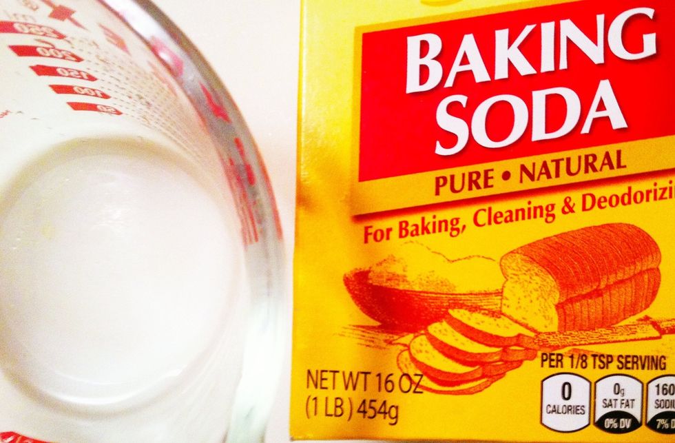 Mix 1/4 teaspoon of baking soda into 2 teaspoons of vinegar.