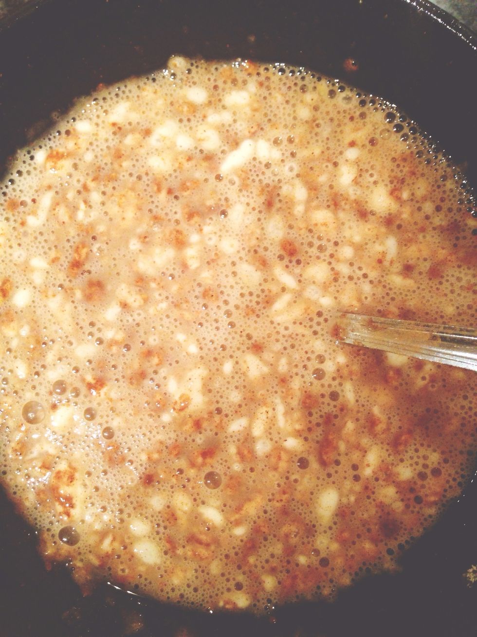 Mix 1 egg, 3 egg whites, 1 scoop vanilla whey, 1 tbs cinnamon and 1/4 cup milk in a bowl until it looks like this.