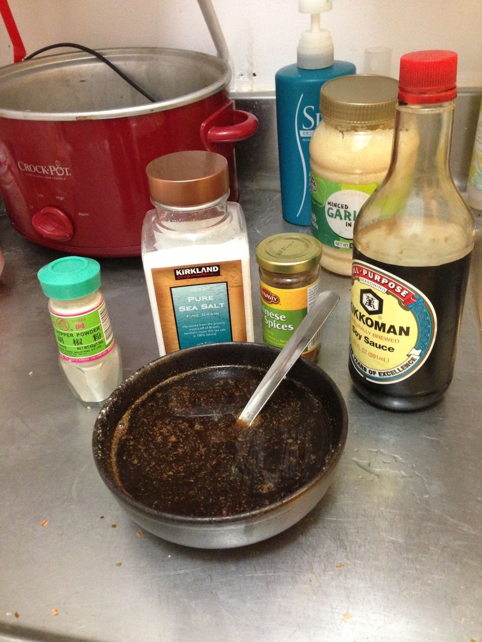 Mix 3 cups of broth, 5 spice powder, salt, pepper, and soy sauce, and Chinese wine.
