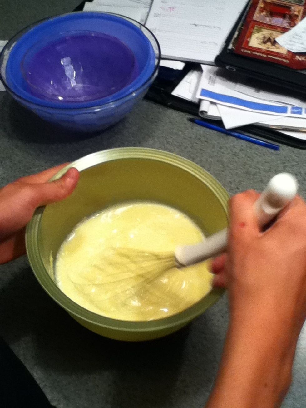 Mix 3 cups of milk and pudfing pack and put in refrigerator untill it is thick