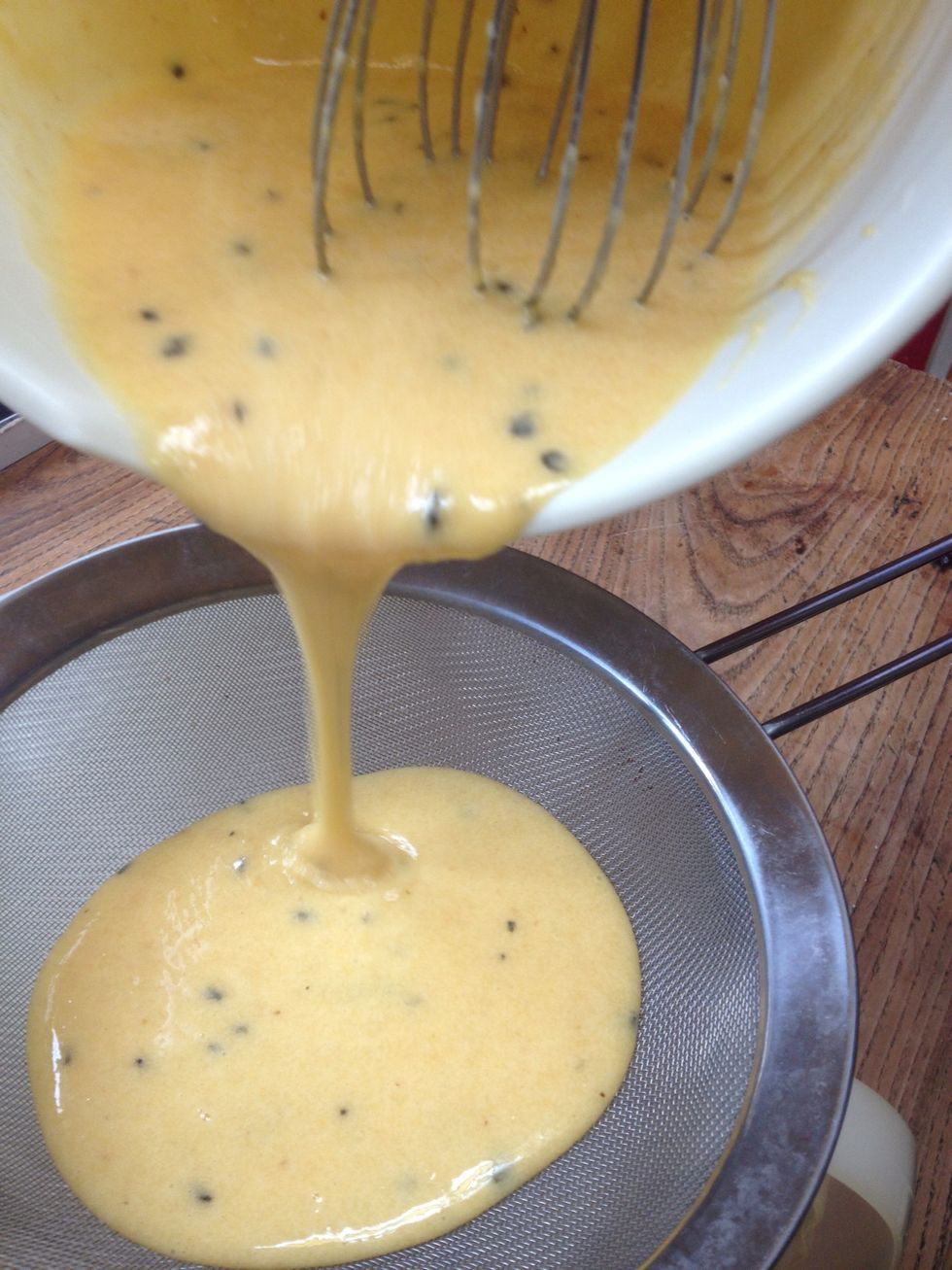 Mix all ingredients. Spend the dough or Chinese if you do not have one, in a rather fine mesh strainer.