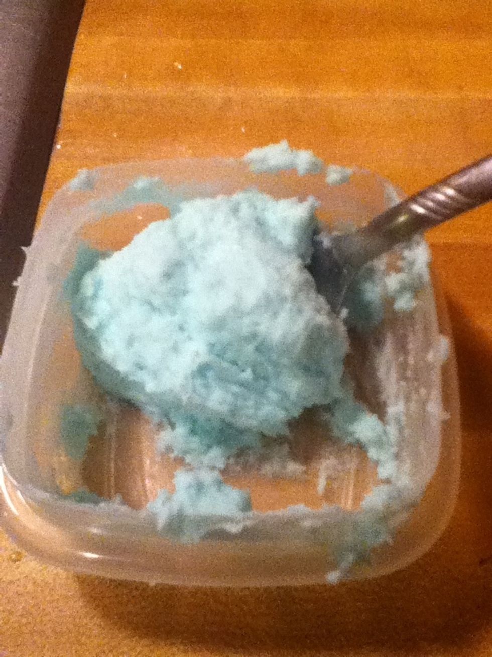 Mix baking soda and toothpaste till it has this consistency