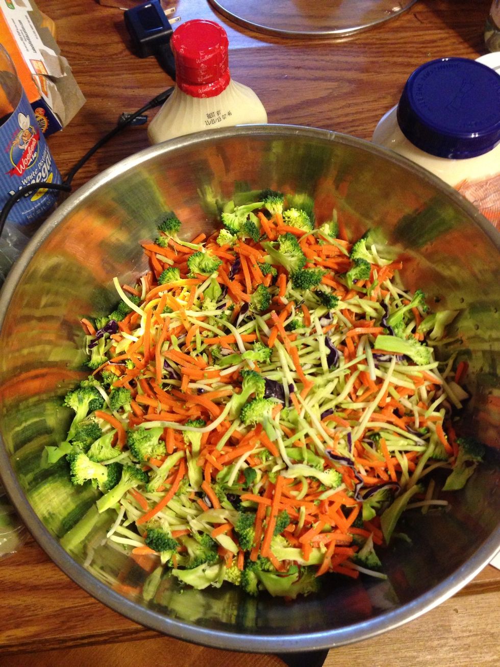 Mix broccoli slaw, julienne carrots & fresh broccoli florets