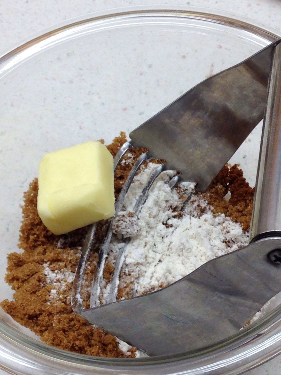 Mix brown sugar, cinnamon, and flour in a small bowl. Cut in butter until mixture is course crumbs.