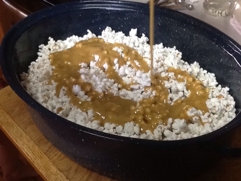 Mix brown sugar, corn syrup, butter & salt in a 2 quart pan. Stirring constantly, bring to boil over medium heat. Boil 5 minutes no stirring. Remove from heat. Stir in baking soda & vanilla & mix well