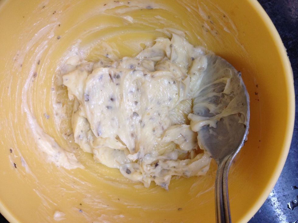 Mix butter garlic n herbs n keep aside