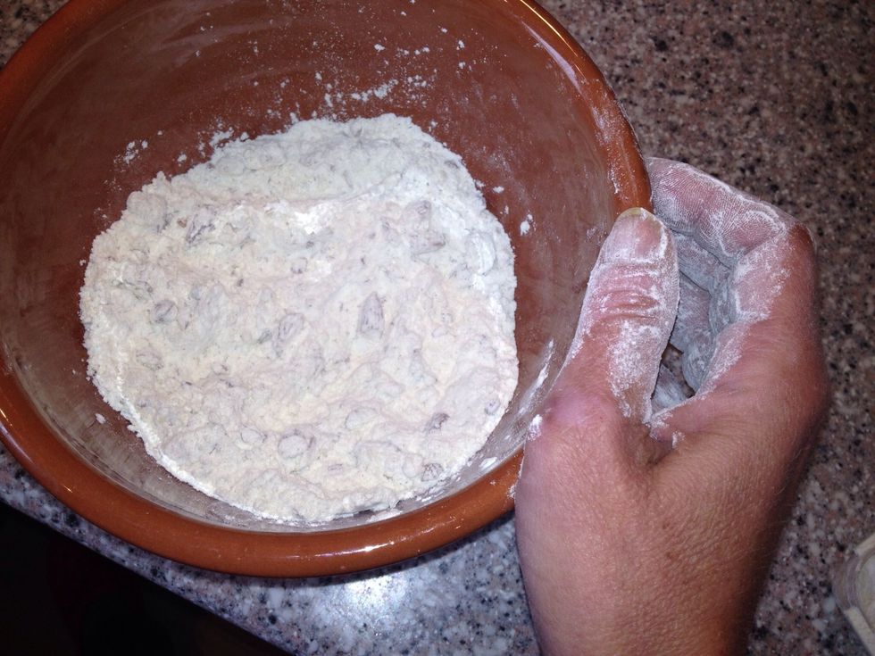 Mix by hand flour, almond and baking powder