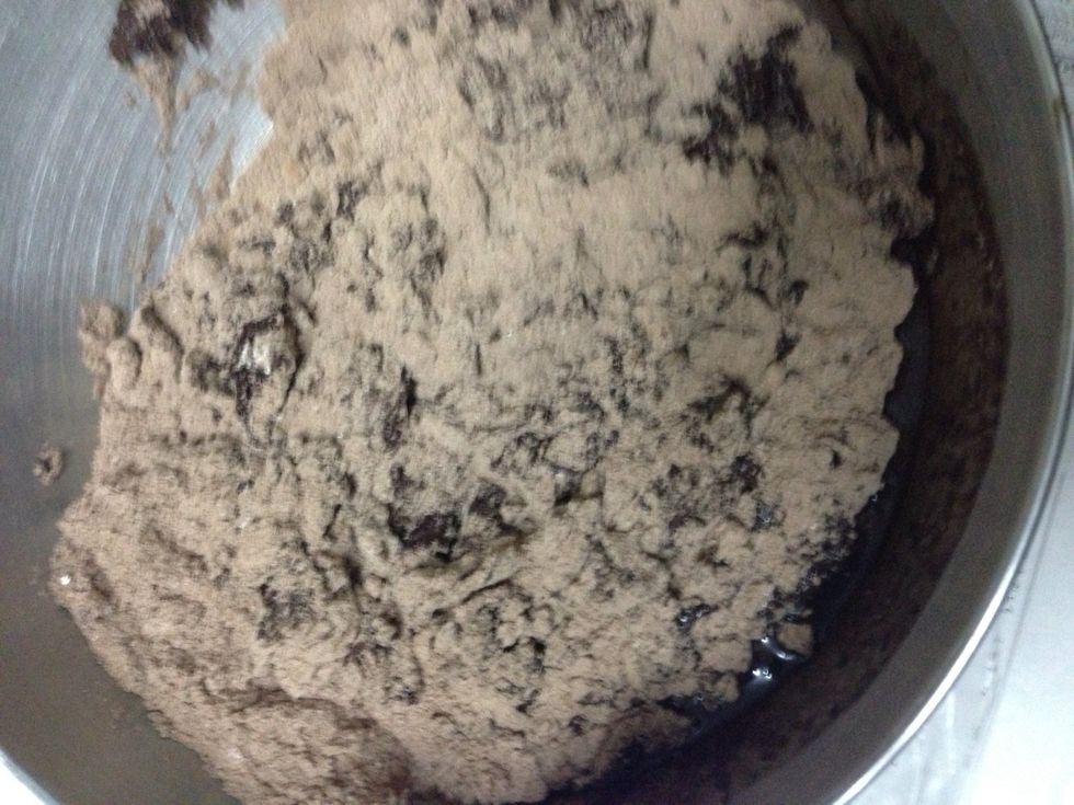 Mix chocolate and butter with the dry ingerdiants