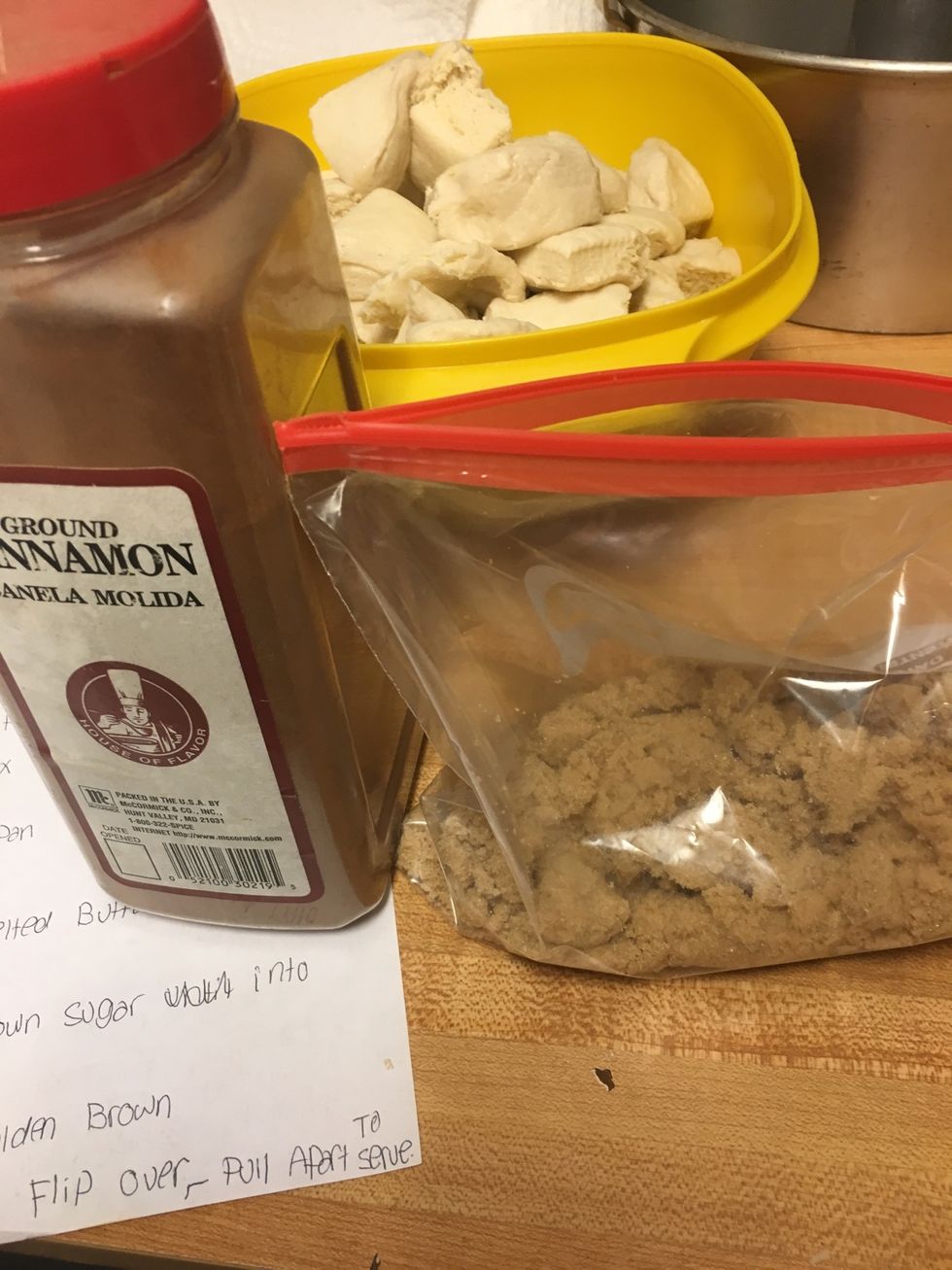 Mix cinnamon and sugar together in a bag