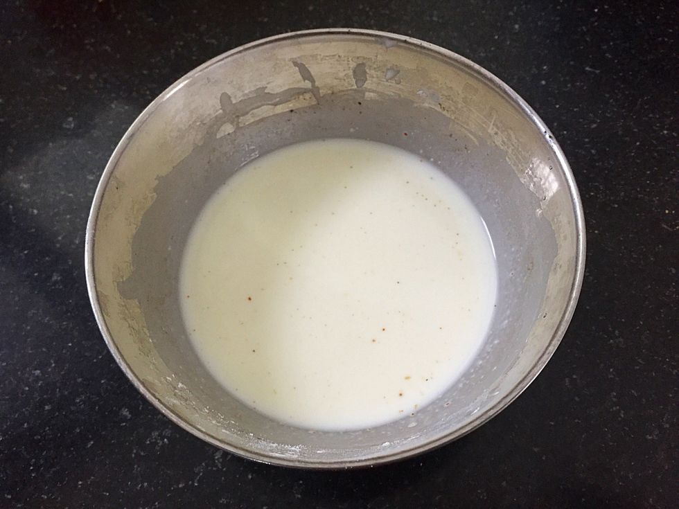 Mix corn flour with water to make a thick solution.