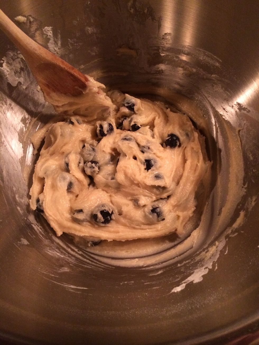 Mix dry and liquid components and fold in blueberries(6-8oz).
