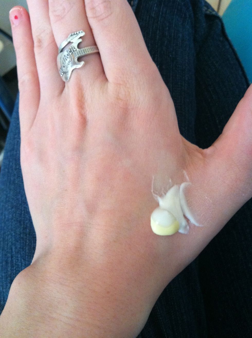 Mix each product in 3 equal parts and rub all over face.