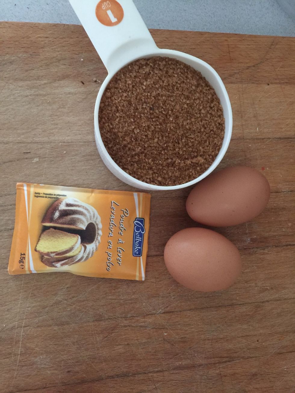 Mix eggs sugar and yeast
