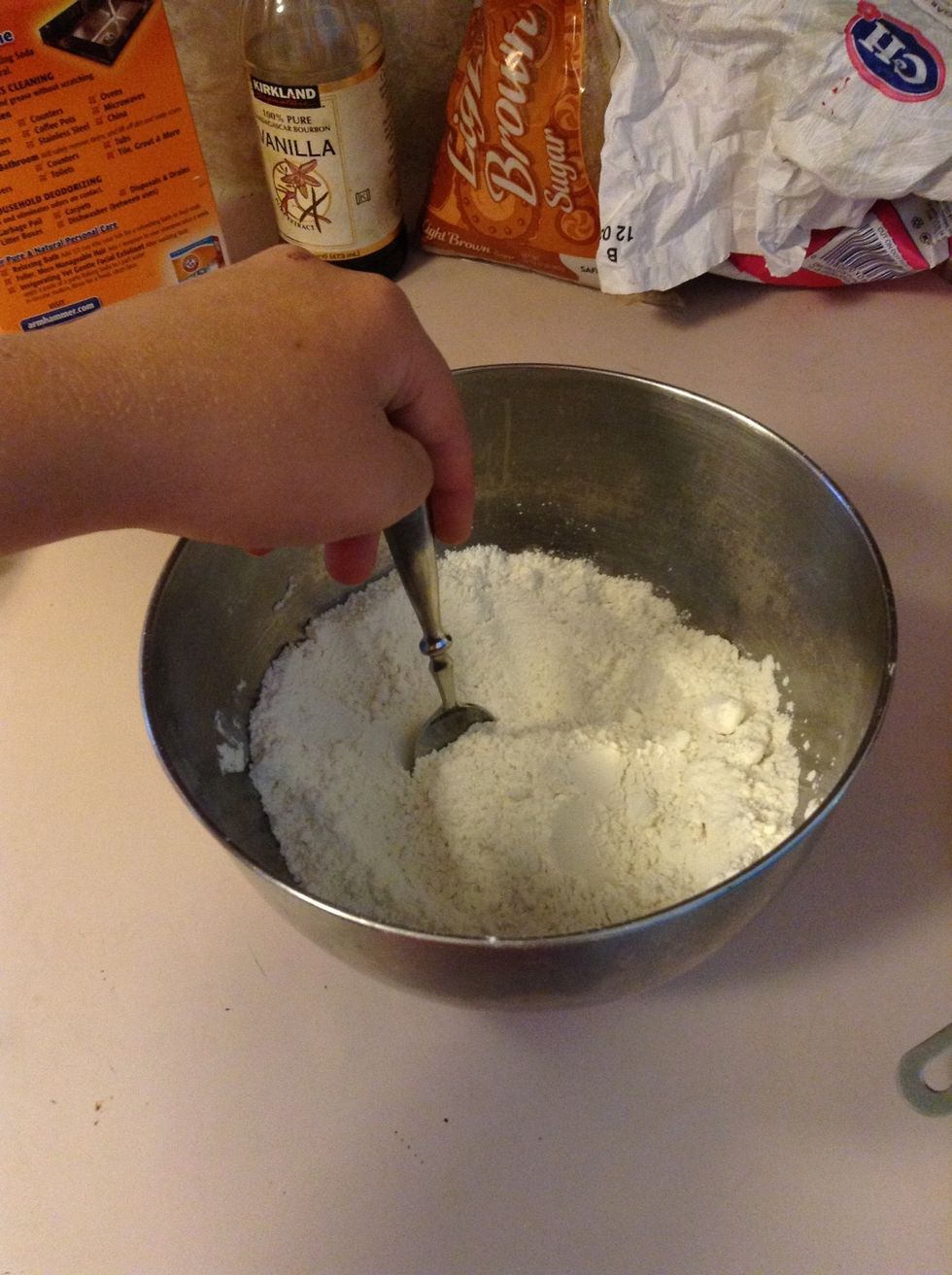 Mix flour backing soda and salt in a small bowl