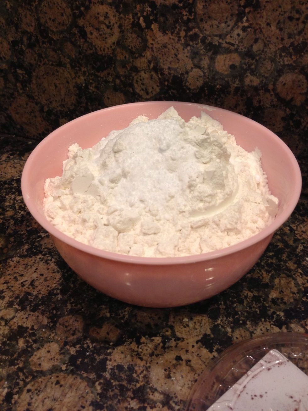 Mix flour, baking soda, salt