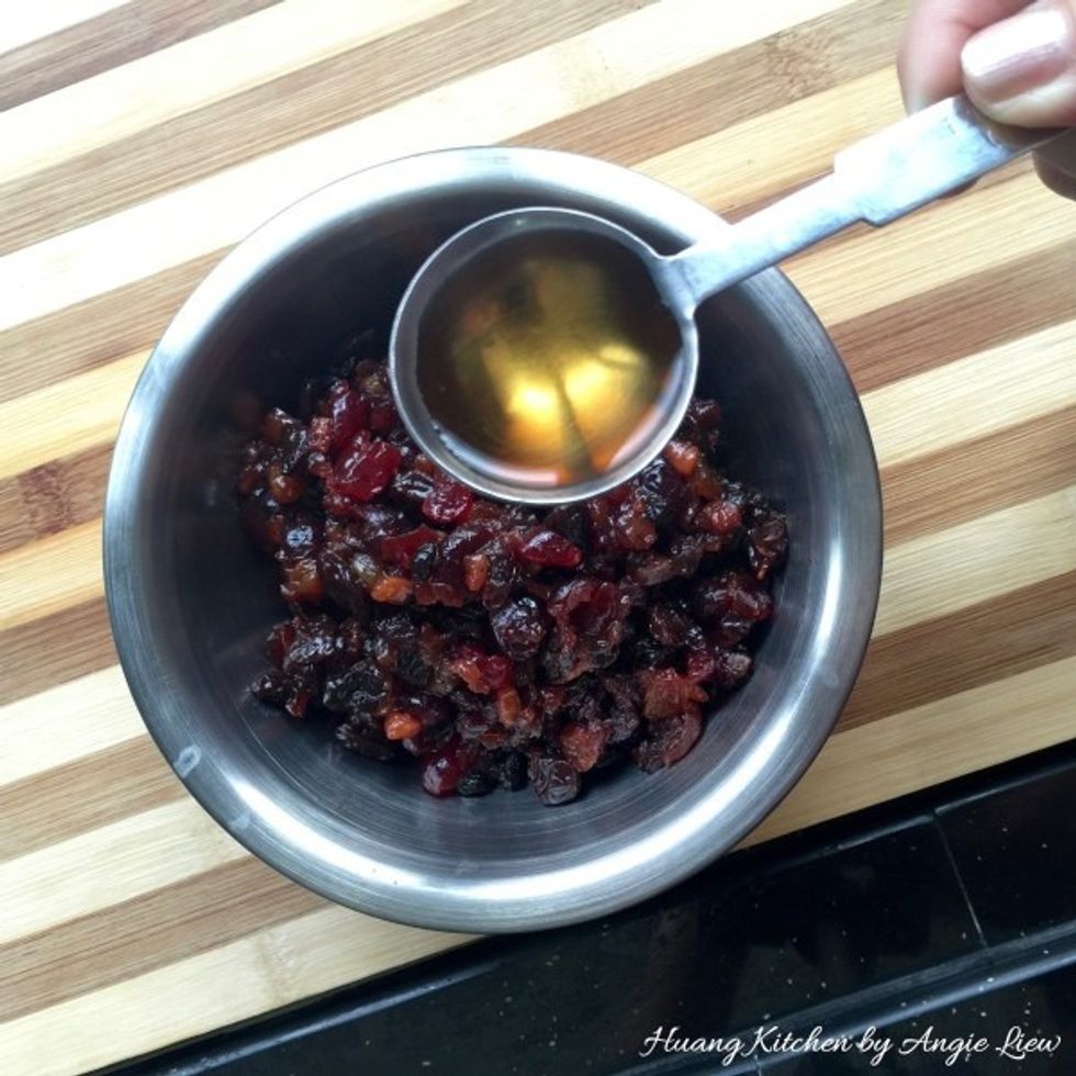 Mix in a little bit of rum into the store bought or homemade fruit mince to make it more flavourful. A recipe to make this mincemeat can be found at http://www.huangkitchen.com/christmas-fruit-mince/