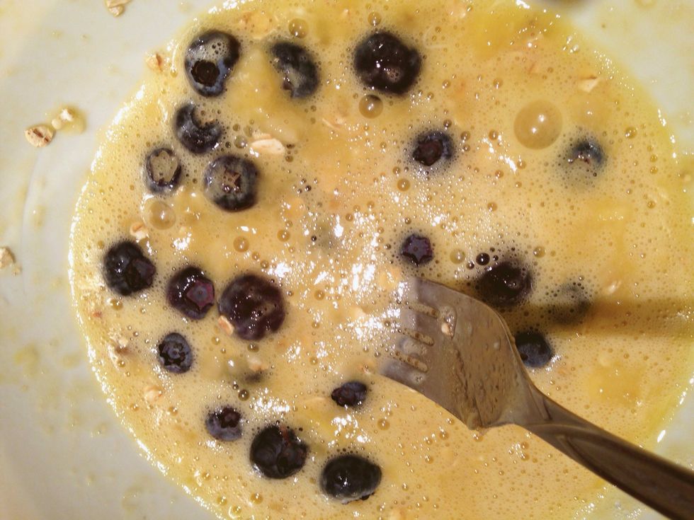 Mix in the blueberries.